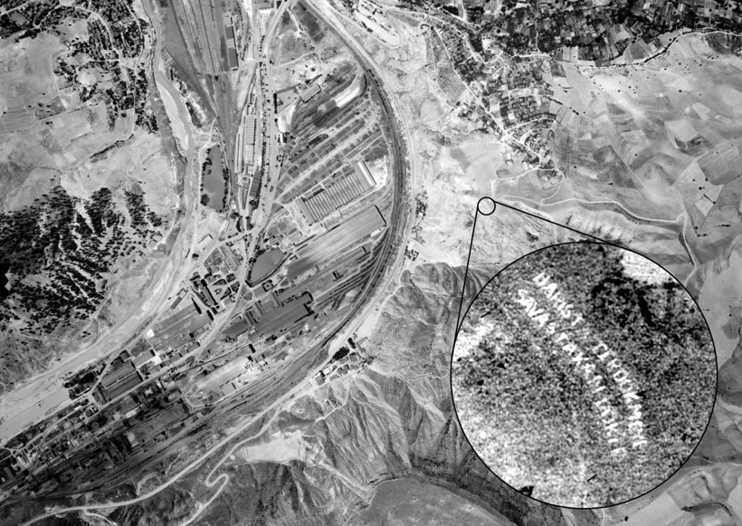 46 yıl önceki uçak fotoğrafı tüyleri diken diken eden kaybolan mesajı ortaya çıkarttı - Resim: 1