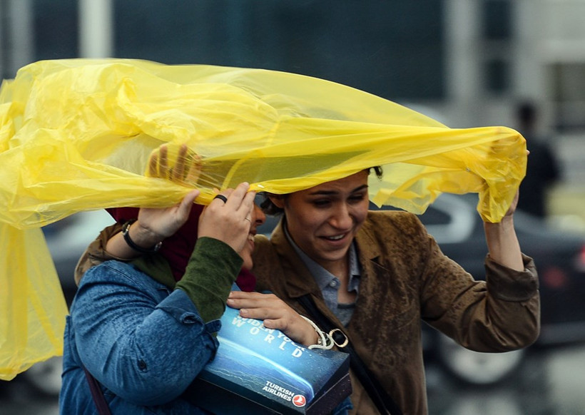 İstanbul'da yağmur etkili oluyor: Metrekareye 107 kg! - Resim: 4