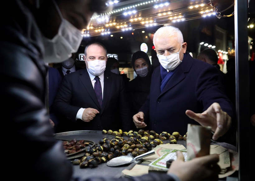 Binali Yıldırım ve Mustafa Varank İstiklal Caddesi'nde gezdi Binali abiyle takıldık - Resim: 2