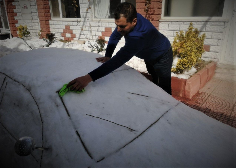 Elazığ'da 5 saatte yaptı! Güneş görünce eriyen aracına biçtiği fiyat dudak uçuklattı: Her gün bakım yapıyor - Resim: 2