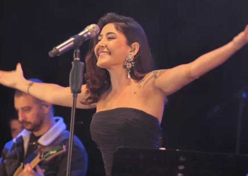 Meral Akşener Melek Mosso konserine gitti şarkıcıyı tebrik etti - Resim: 2