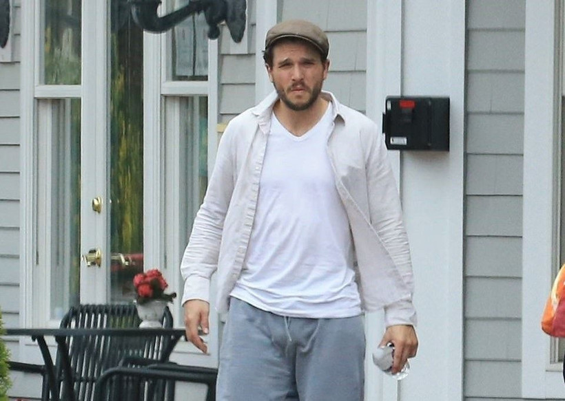 Game of Thrones'un yıldızı rehabilitasyon merkezine yatmıştı! Kit Harington ilk kez görüntülendi - Resim: 2