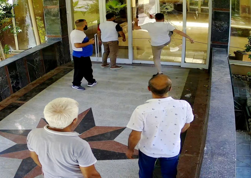 Antalya Kemer'de 4 yıldızlı oteli tahrayla bastılar dehşet anları görüntülendi - Resim: 2