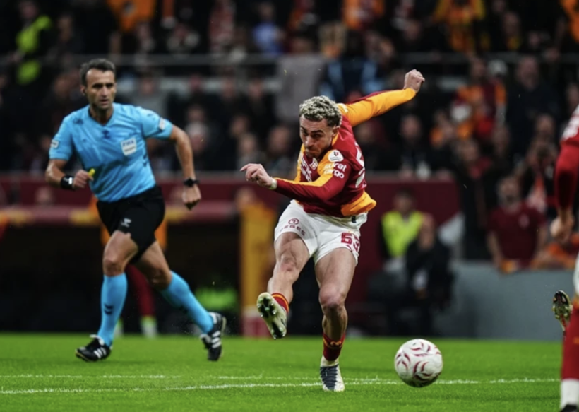 Olaylı Galatasaray-Fenerbahçe derbisinin faturası! Abdülkerim Bardakcı ve Archie Brown'un cezaları belli oldu - Resim: 1