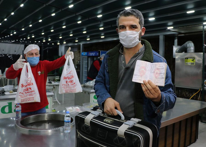 Yurt dışından geldi eve gitmeden ‘şırdan’ sırasına girdi - Resim: 2