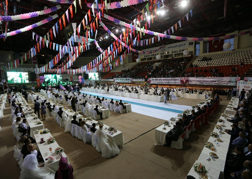 Fatma Şahin 300 çiftin mutluluğuna şahit oldu! - Resim: 2