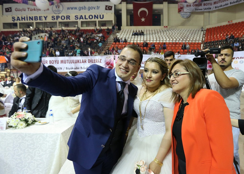 Fatma Şahin 300 çiftin mutluluğuna şahit oldu! - Resim: 3