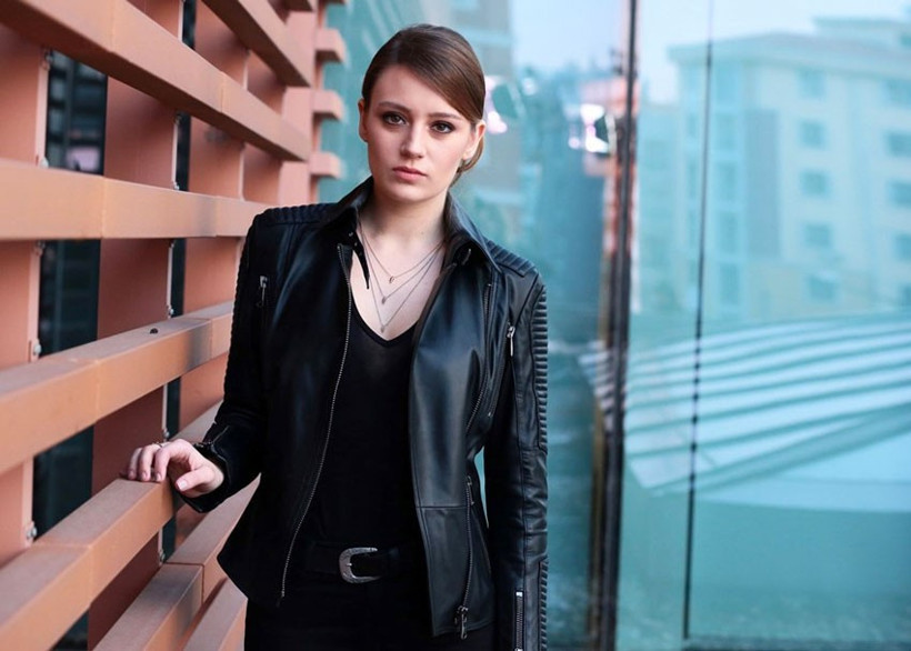 Kara Sevda'nın bomba transferi Gizem Karaca görücüye çıktı! - Resim: 2