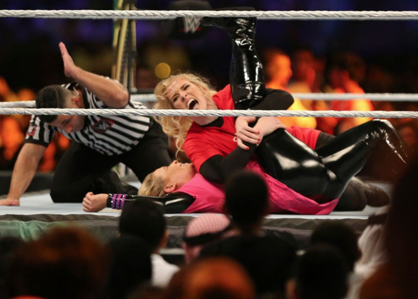 Suudi Arabistan'da bir ilk! Kadınların güreşi ağızları açık bıraktı - Resim: 2