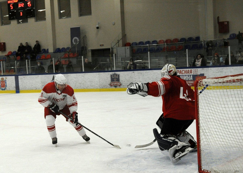 Putin ve Lukaşenko buz hokeyi oynadı - Resim: 4