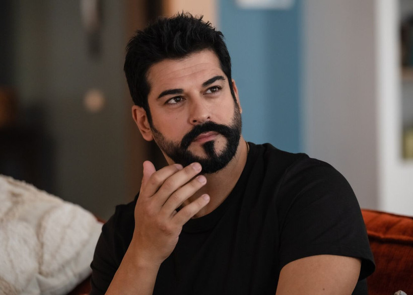 Burak Özçivit’in garajı servet değerinde! Aracının fiyatı ağızları açık bıraktı - Resim: 4