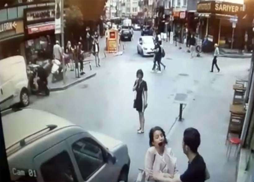 Beşiktaş’ta eşiyle kavga eden şahıs ekmek bıçağıyla terör estirdi - Resim: 4