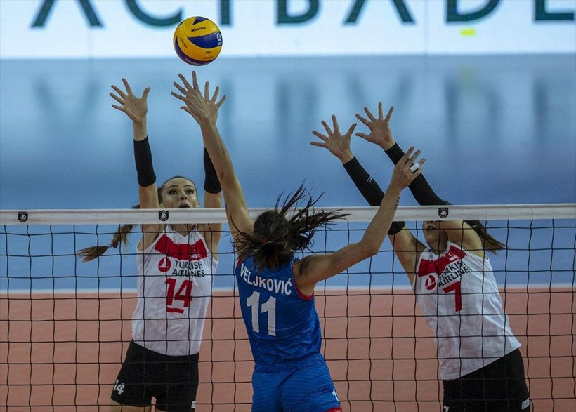 Demet Akalın voleybol paylaşımı! Giovanni Guidetti niye Türk değil dedi tepki çekti - Resim: 1