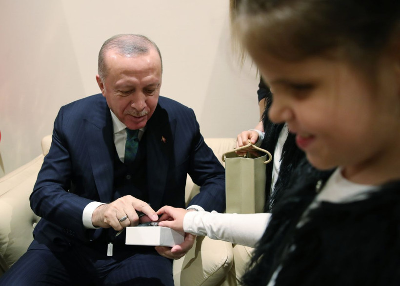 Cumhurbaşkanı Erdoğan görme engelli öğrencileri kabul etti - Resim: 1