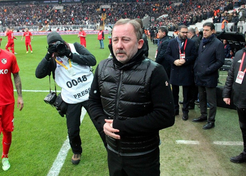 Sergen Yalçın Beşiktaş'a geri dönüyor! İki başkan adayı haber gönderdi Sergen Hoca çalışmaya başladı - Resim: 3