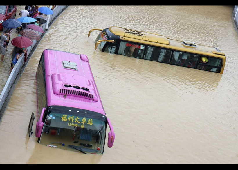 Dünyada dünden bugüne yaşananlar... - Resim: 2