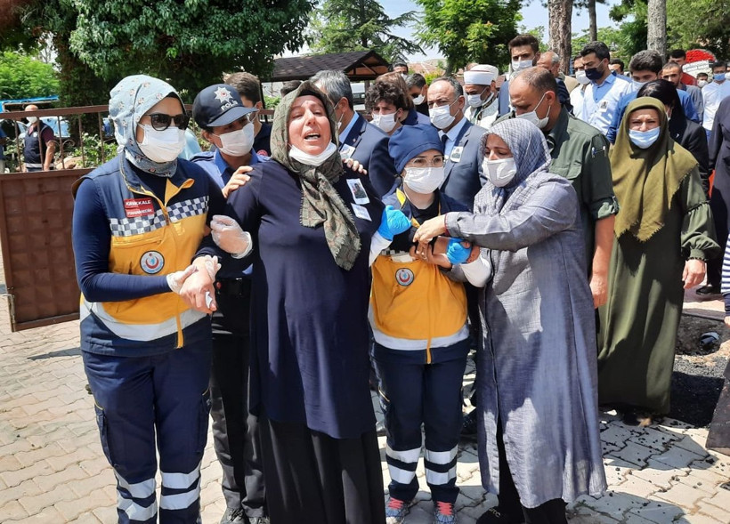 Mersin şehitleri son yolculuğuna uğurlandı! Gözyaşları sel oldu - Resim: 4