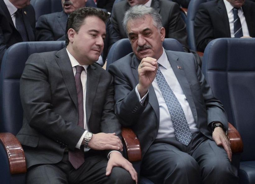 Fakıbaba AK Parti'nin toplantısına böyle geldi - Resim: 4