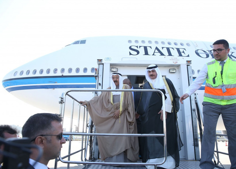 İstanbul'da Arap şeyhe öpücüklü karşılama! - Resim: 1