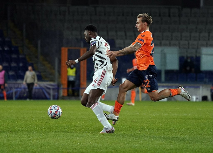 Başakşehir Manchester United 2-1 yendi işte maçın golleri ve geniş özeti - Resim: 3
