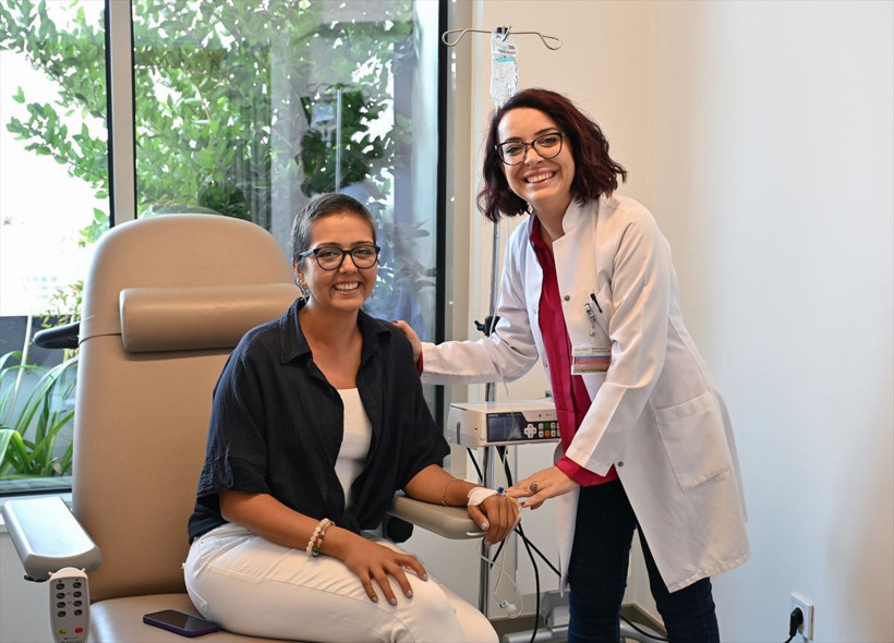 Kedisi 'Şans' memesini tırmalayınca kanser olduğu ortaya çıktı! 'Şans'ı sayesinde kurtuldu - Resim: 1