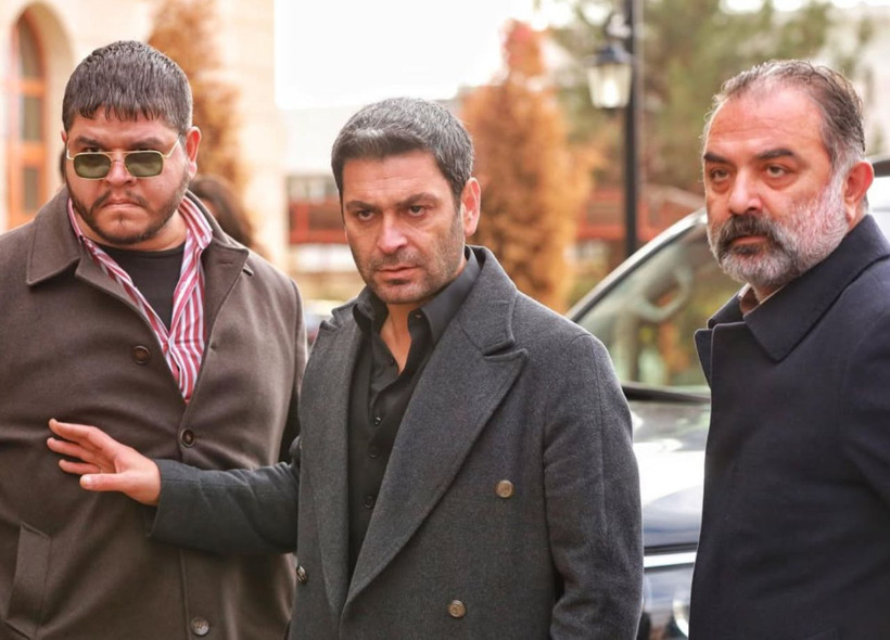 Uzak Şehir oyuncuları Sinem Ünsal ve Ozan Akbaba'ya tepki yağıyor! - Resim: 3