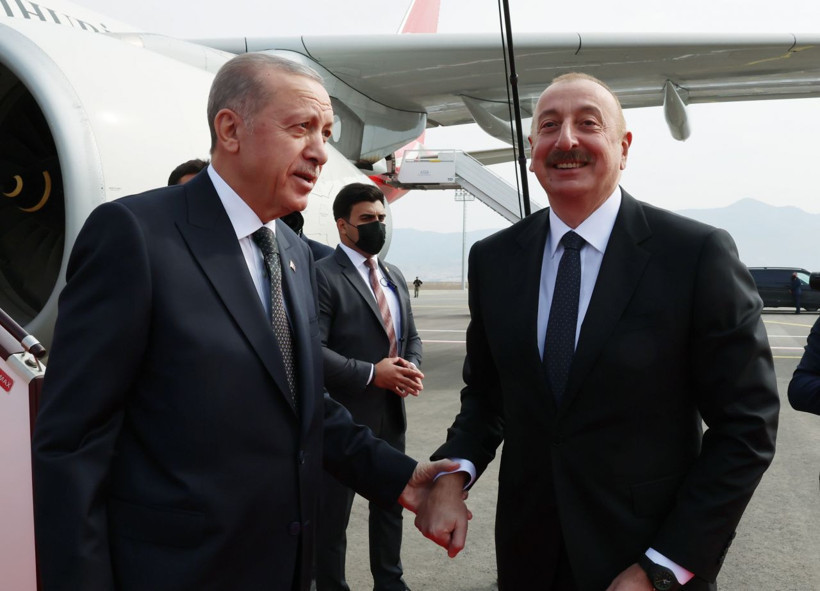 Erdoğan Azerbaycan'da! Aliyev'den halter şov! Halil Mutlu gözlerine inanamadı - Resim: 1