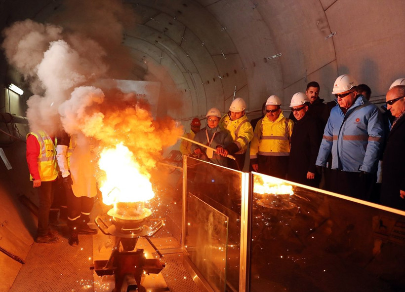 İstanbul Havalimanı'na gidecek olan metronun ilk kaynağını Erdoğan yaptı - Resim: 2