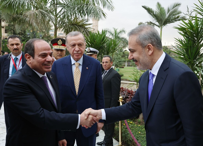 Cumhurbaşkanı Erdoğan 12 yıl sonra Mısır'da tarihi ziyarette dikkat çeken kareler - Resim: 4