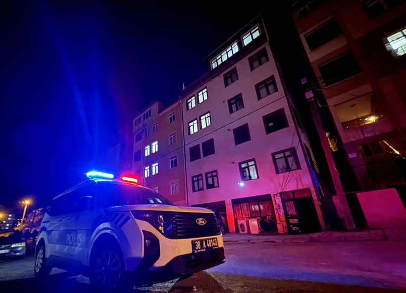 Tartıştığı erkek arkadaşını bıçaklayarak öldürdü - Resim: 1