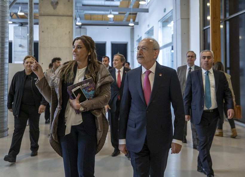 CHP Lideri Kılıçdaroğlu Hande Fırat'ın resim sergisini ziyaret etti - Resim: 1