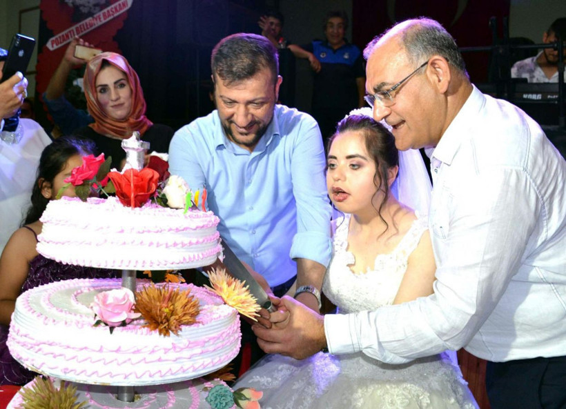 Adana'da down sendromlu Neslihan'ın gelinlik giyme hayali gerçek oldu - Resim: 1