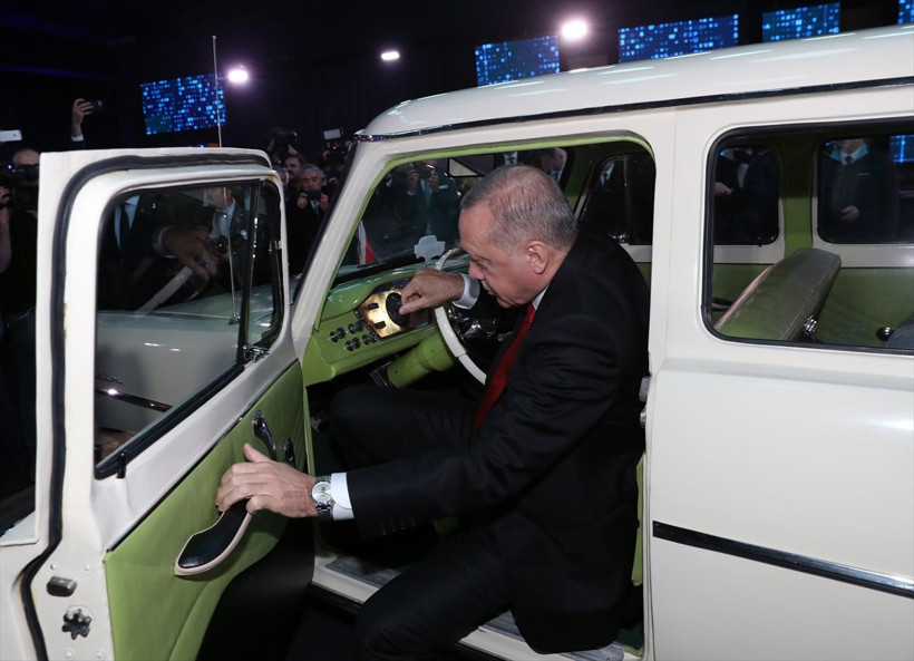 Cumhurbaşkanı Erdoğan Türkiye'nin ilk yerli otomobili 'Devrim'in direksiyonuna geçti - Resim: 3