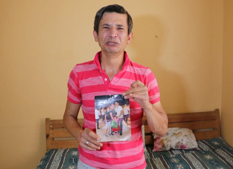 Sığınma evine yerleşen eşine gözyaşlarıyla seslendi! 3 çocuğunu bırakıp evi terk etti, nedeni ise şoke etti! - Resim: 1