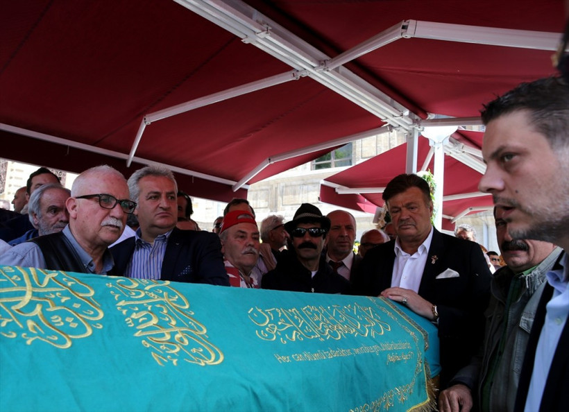 Türkan Şoray Tanju Gürsu'nun cenazesine büyük üzüntü yaşadı - Resim: 2