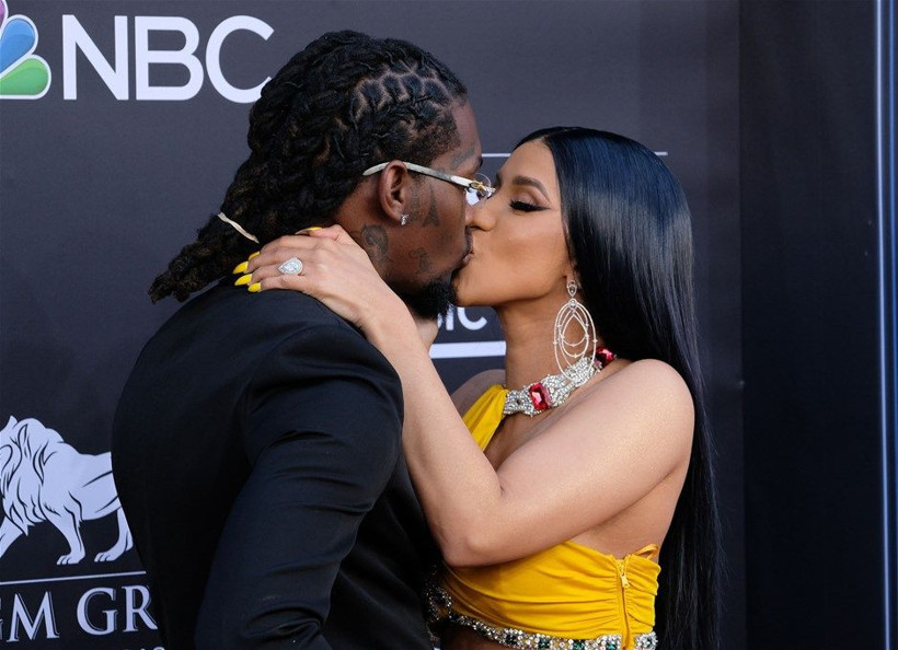 Dünyaca ünlü şarkıcının çıplak videosu 'yok artık' dedirtti - Resim: 2