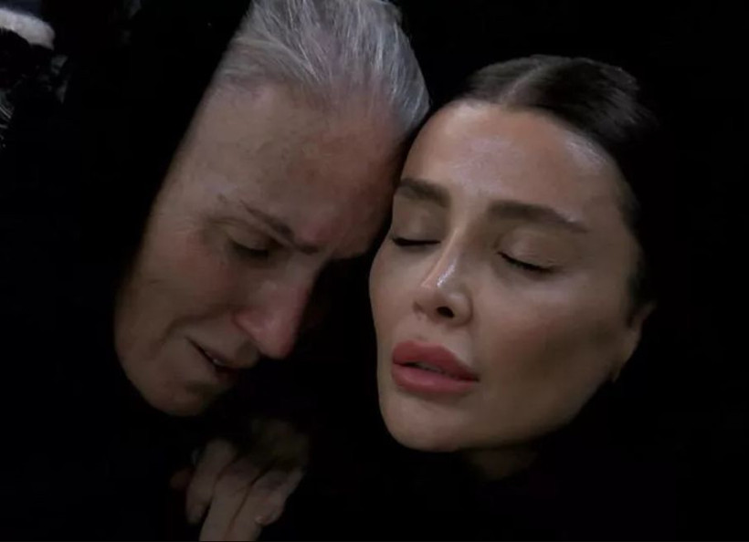 Trafik kazasında babasını kaybetmişti! Özge Ulusoy tehdit mesajlarını ifşa etti: "Hala şoku ve korkuyu atamıyorum" - Resim: 3