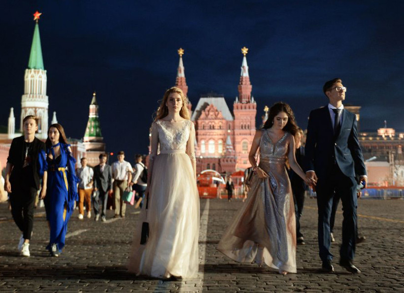 Rus öğrencilerden görkemli veda töreni - Resim: 2