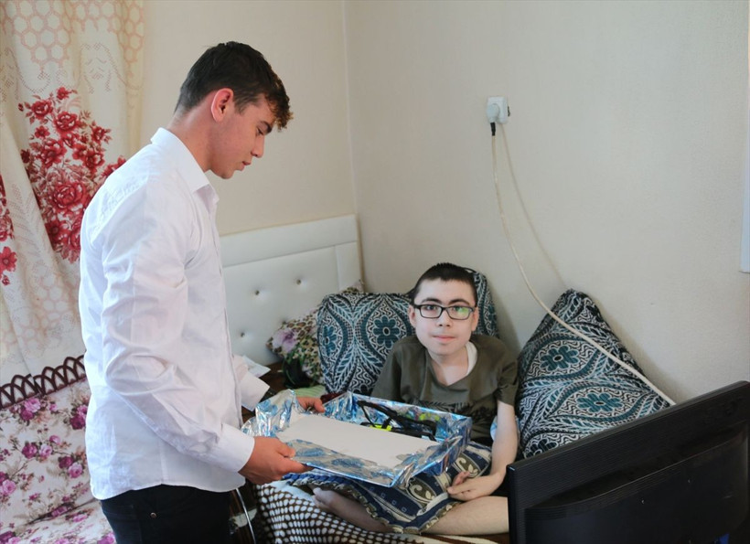 Hatay'da liseli gençler yaptıkları mause ile engelli Ahmet'e umut oldular - Resim: 3