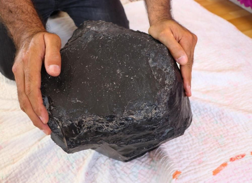 Kızı tesadüfen göktaşı düşerken resmini çekti! Iğdır'da arayıp buldu soluğu noterde aldı - Resim: 4