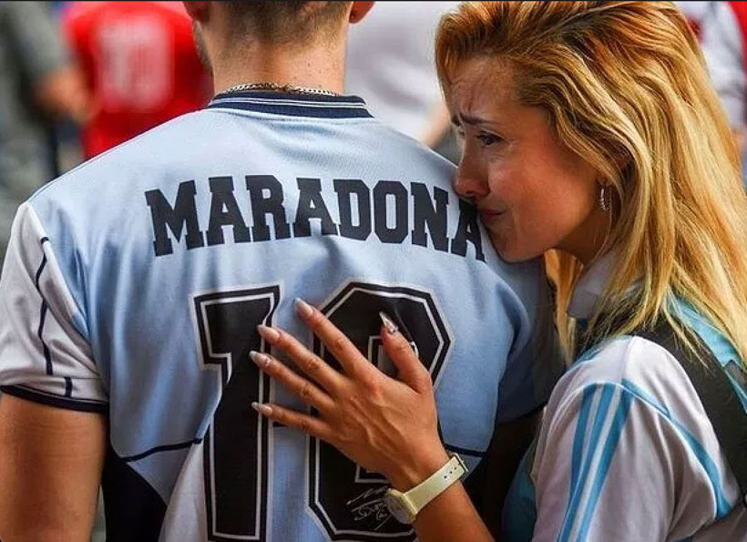 Maradona kalbi çıkarılarak gömüldü! Doktoru kitabında yazdı taraftarlar çalmak istemiş! - Resim: 4