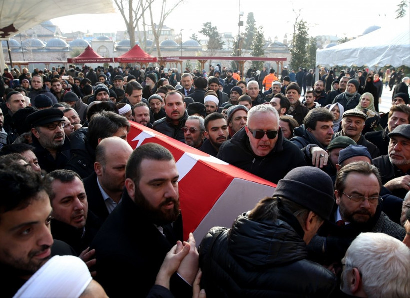 Cenazesi bel hizasında taşındı! Sebebi bakın ne - Resim: 1