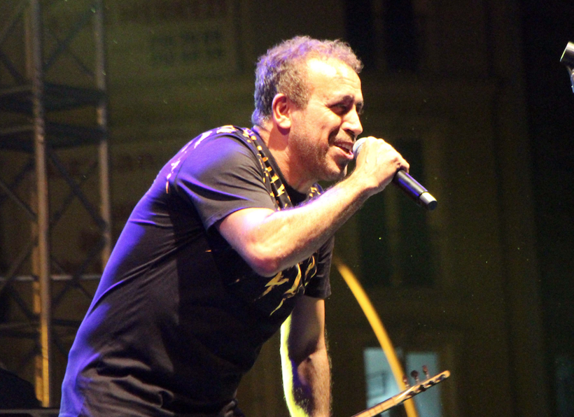 Haluk Levent yine kendinden bekleneni yaptı! Evlenen çiftlerin düğününü bastı - Resim: 1