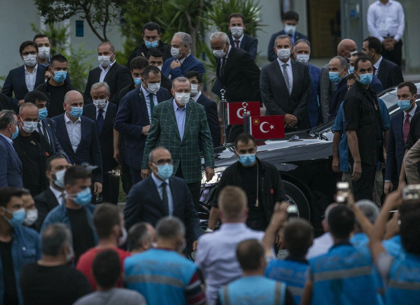 Cumhurbaşkanı Erdoğan'dan Rize-Artvin Havalimanı inşaatında inceleme - Resim: 2