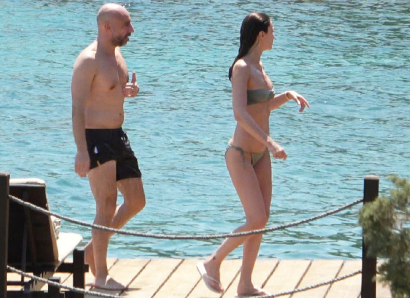 Demet Şener tatilde görüntülendi! Fit görünümü hayran bıraktı - Resim: 2