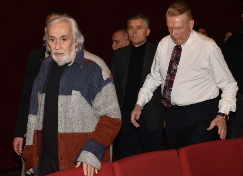 Gırgıriye Müzikali’nde yine kriz! Bu kez de kuyrukta kavga çıktı - Resim: 2