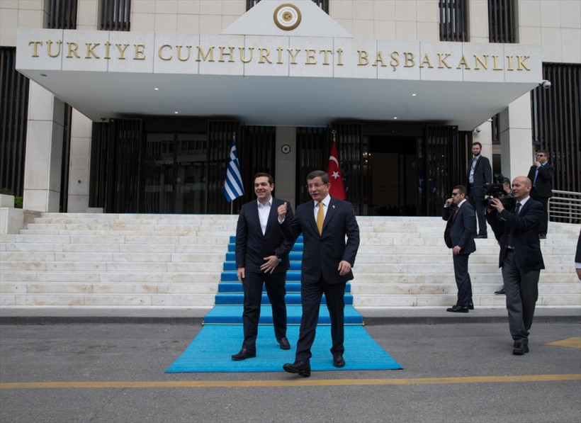 İzmir'de 95 yıl sonra bir ilk Davutoğlu Çipras görüştü - Resim: 1