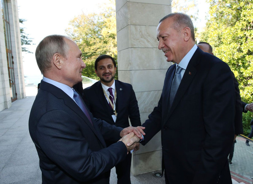 Erdoğan Putin görüşmesinde samimi görüntüler bu detay dikkat çekti - Resim: 3
