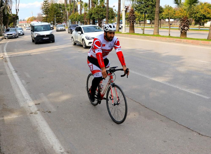 Babası yüzünden bacağı kesildi Adana'da onu gören motive oluyor - Resim: 2