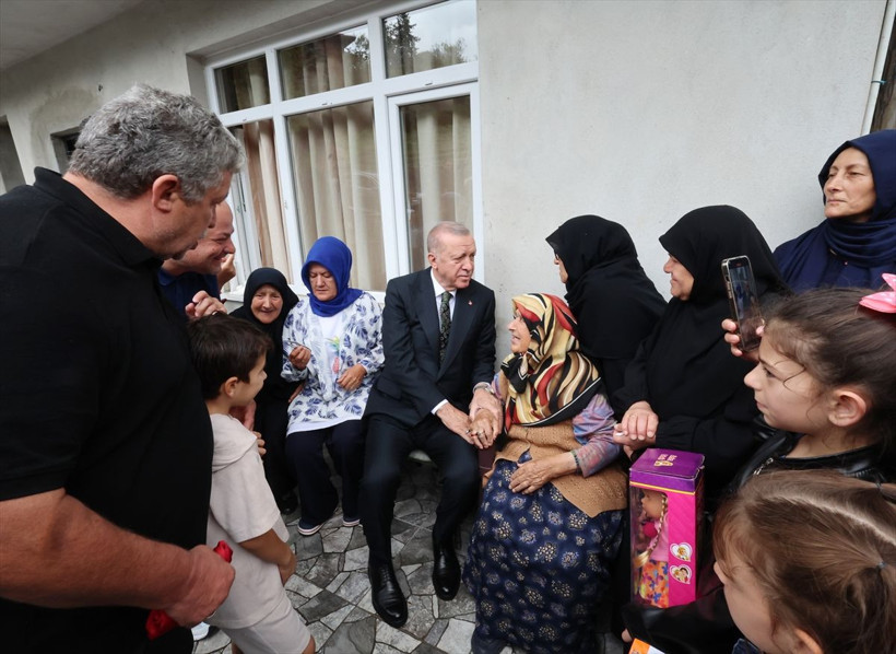 Cumhurbaşkanı Erdoğan'dan Rize'de komşu ziyareti - Resim: 3